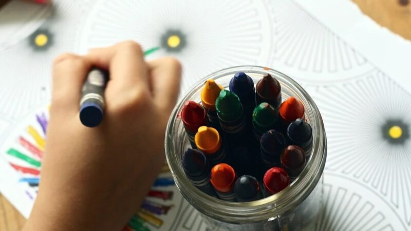 Quand introduire le coloriage dans la vie d’un enfant  ?