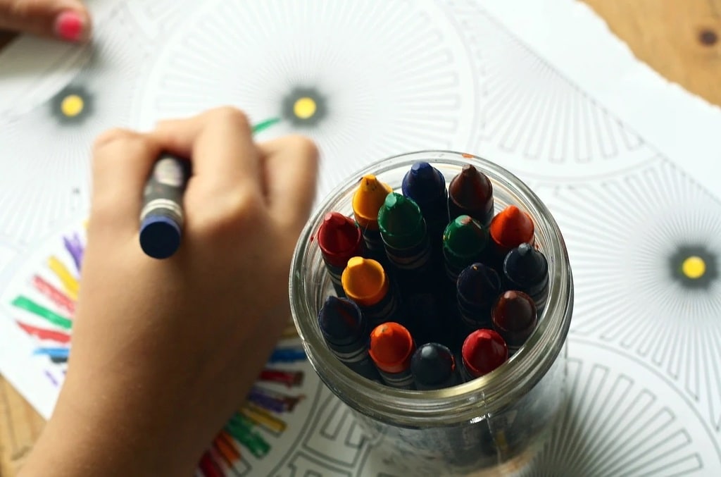 Quand introduire le coloriage dans la vie d’un enfant ?